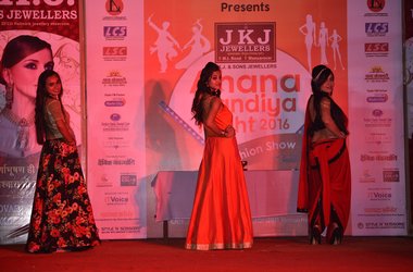 service_fashionshow.jpg